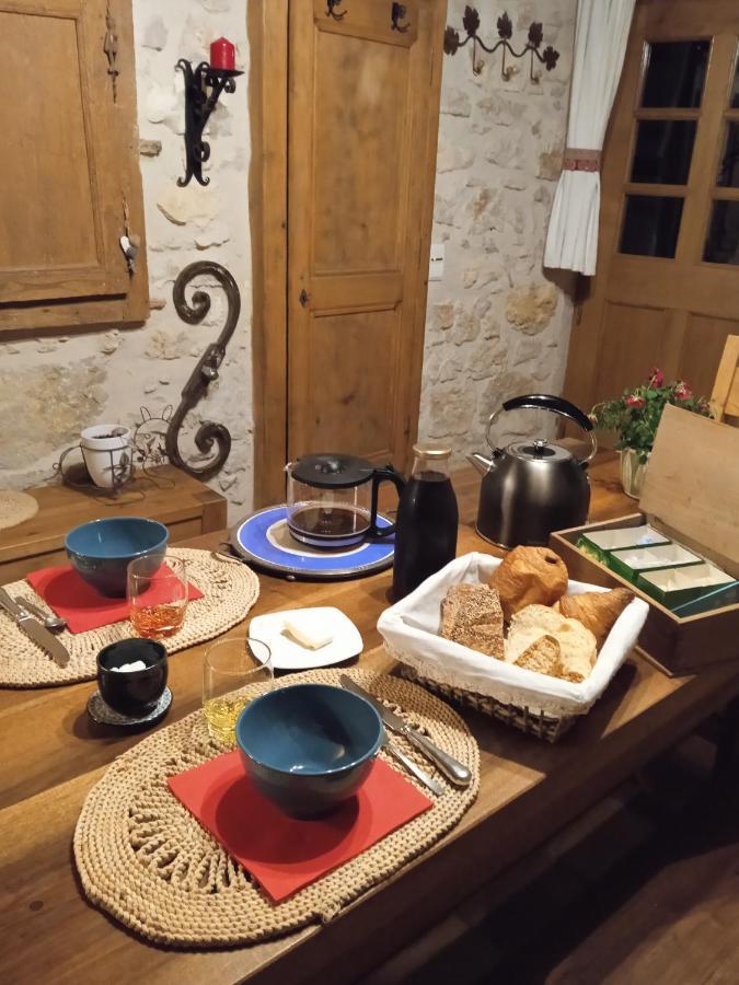 Bed and Breakfast Chez Karine Ceyzerieu Exterior foto